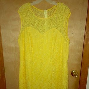 Women’s Sleeveless Lace Dress